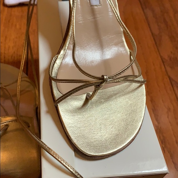 Classic Manolo Blahnik Sernesi Strappy Sandal - Picture 2 of 12